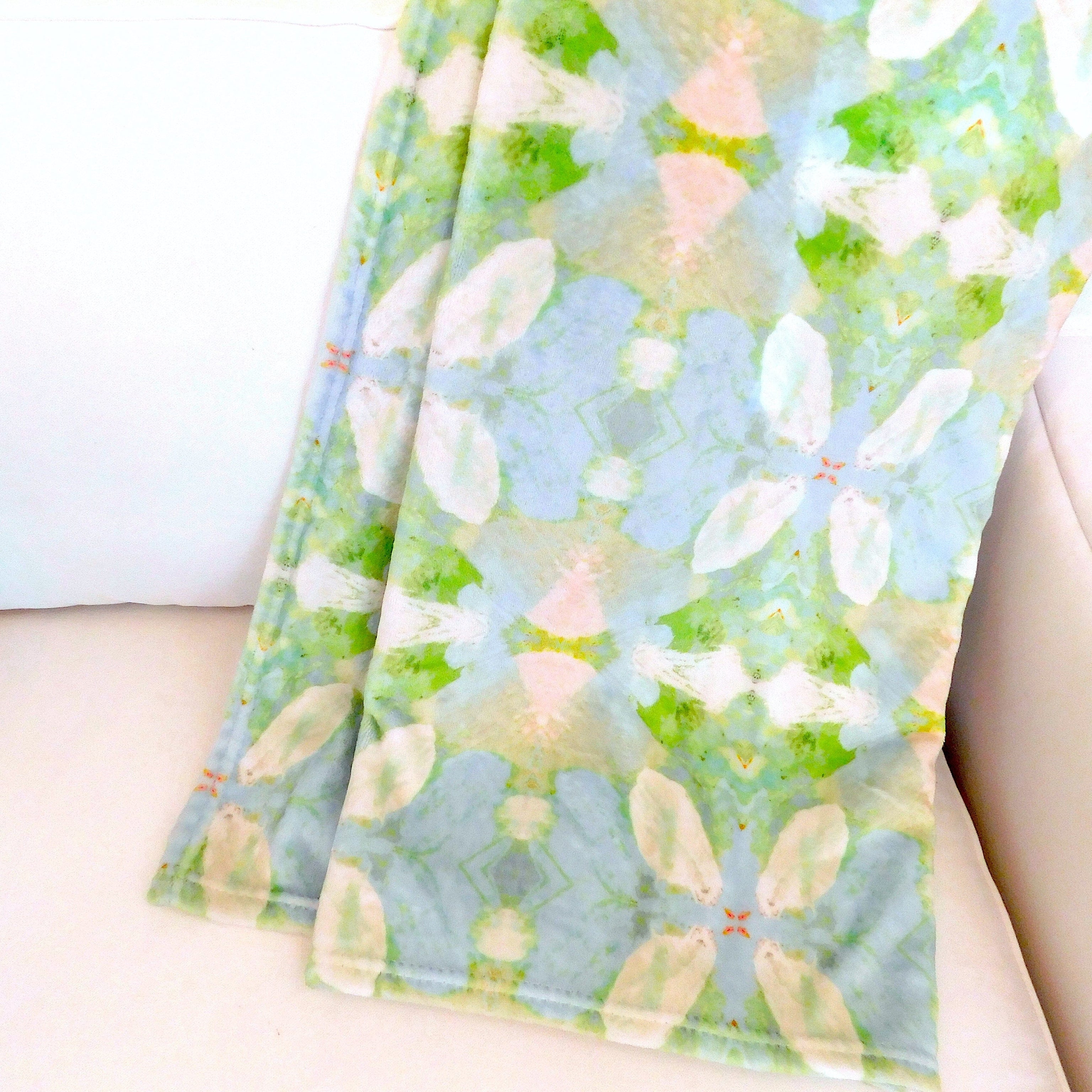 Hooded Fleece Blanket for Women - Laura